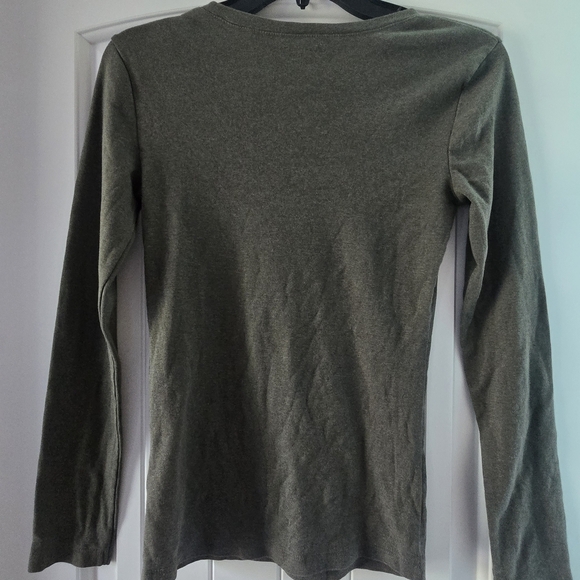 NWOT Tommy Hilfiger Olive Long Sleeve Top - Picture 8 of 8